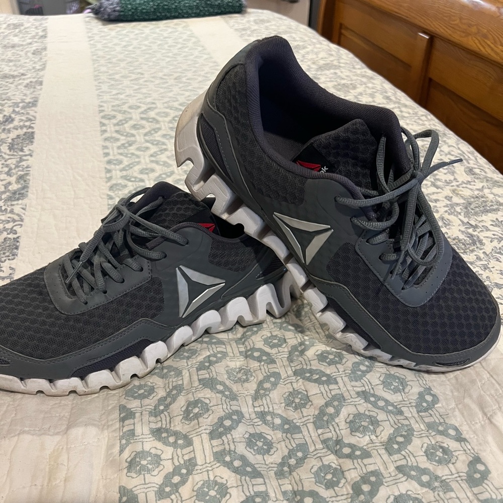 Reebok Men's Gray and White Athletic Shoes